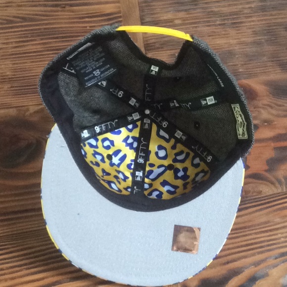Hardwood classics GSW SnapBack hat (golden state) - Picture 2 of 5